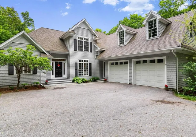 Photo 1 of Single family home for sale at 86 Wildwood Ct, Shelburne, VT 05482 | MLS# 5092138 | Listing updated on 2026-06-08