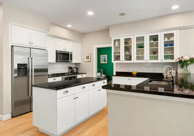 Photo 4 of Single family home for sale at 86 Wildwood Ct, Shelburne, VT 05482 | MLS# 5092138 | Listing updated on 2026-06-08