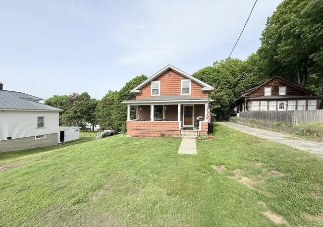 2nd image of 27 Columbus Cir, Newport, NH 03773 | MLS# 5092175