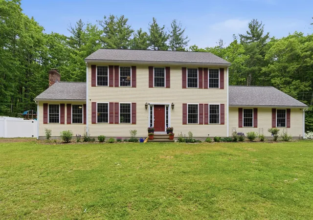 Photo 2 of Sale Pending at 6 Burge Dr, Brookline, NH 03033 | MLS# 5092181 | Listing updated on 2026-07-29