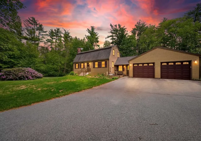 Photo 2 of Single family home for sale at 11 Mitchell St, Merrimack, NH 03054 | MLS# 5092227 | Listing updated on 2026-06-10