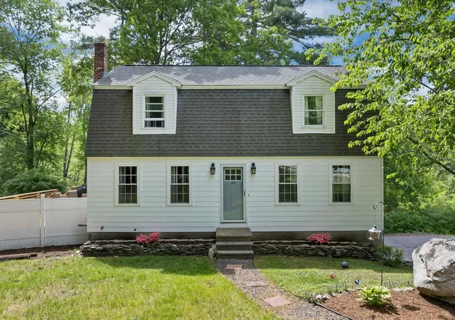 Photo 1 of Single family home for sale at 40 Sheldon Rd, Derry, NH 03038 | MLS# 5092255 | Listing updated on 2026-06-30