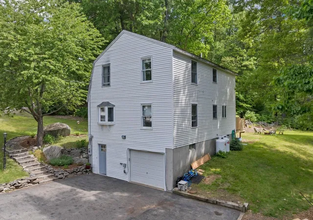 Photo 3 of Single family home for sale at 40 Sheldon Rd, Derry, NH 03038 | MLS# 5092255 | Listing updated on 2026-06-30