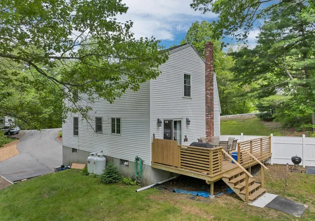Photo 4 of Single family home for sale at 40 Sheldon Rd, Derry, NH 03038 | MLS# 5092255 | Listing updated on 2026-06-30