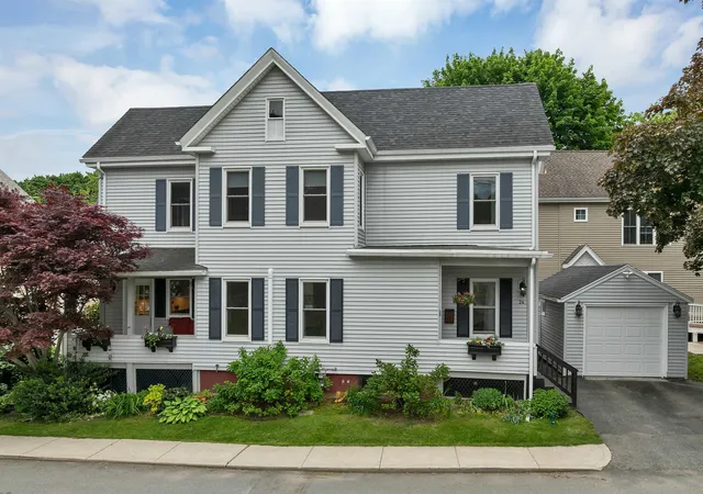 Homes for sale in Amesbury, MA | 24 Chester St, Amesbury, MA 01913 | MLS# 5092269