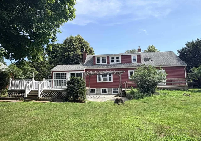 Homes for sale in Rochester, NH | 4 Autumn St, Rochester, NH 03868 | MLS# 5092272