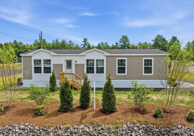 Homes for sale in Tilton, NH | 2 Wentworth Ave, Tilton, NH 03276 | MLS# 5092285
