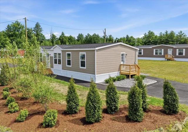 Homes for sale in Tilton, NH | 2 Wentworth Ave, Tilton, NH 03276 | MLS# 5092285
