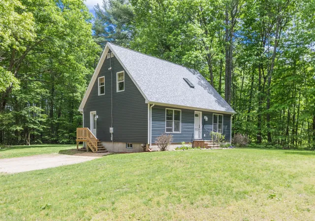 Homes for sale in Dover, NH | 19 Glenn Hill Rd, Dover, NH 03820 | MLS# 5092293