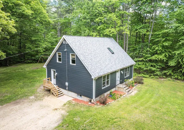 Homes for sale in Dover, NH | 19 Glenn Hill Rd, Dover, NH 03820 | MLS# 5092293