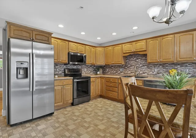 Homes for sale in Chester, NH | 15 Shaker Heights Ln, Chester, NH 03036 | MLS# 5092343