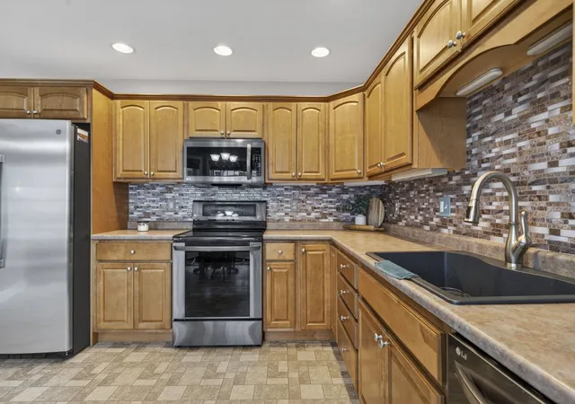 Homes for sale in Chester, NH | 15 Shaker Heights Ln, Chester, NH 03036 | MLS# 5092343