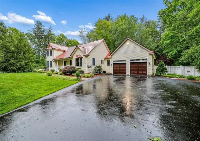 Photo 1 of Sale Pending at 6 Acacia St, Merrimack, NH 03054 | MLS# 5092368 | Listing updated on 2026-08-02