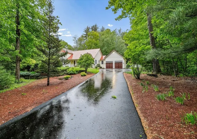 Photo 2 of Sale Pending at 6 Acacia St, Merrimack, NH 03054 | MLS# 5092368 | Listing updated on 2026-08-02