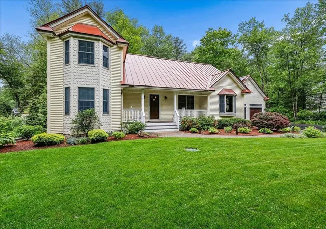 Photo 3 of Sale Pending at 6 Acacia St, Merrimack, NH 03054 | MLS# 5092368 | Listing updated on 2026-08-02