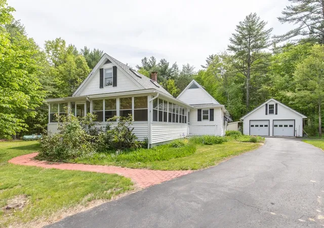 Homes for sale in Concord, NH | 493 Clinton St, Concord, NH 03301 | MLS# 5092421