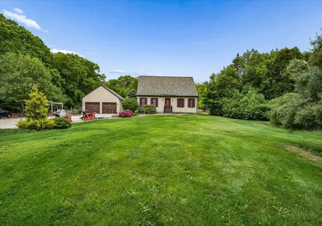 Homes for sale in Chester, NH | 240 Sandown Rd, Chester, NH 03036 | MLS# 5092423