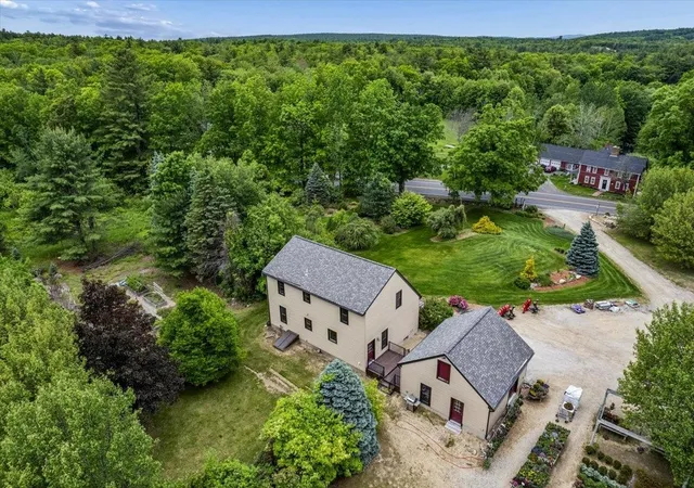 Homes for sale in Chester, NH | 240 Sandown Rd, Chester, NH 03036 | MLS# 5092423