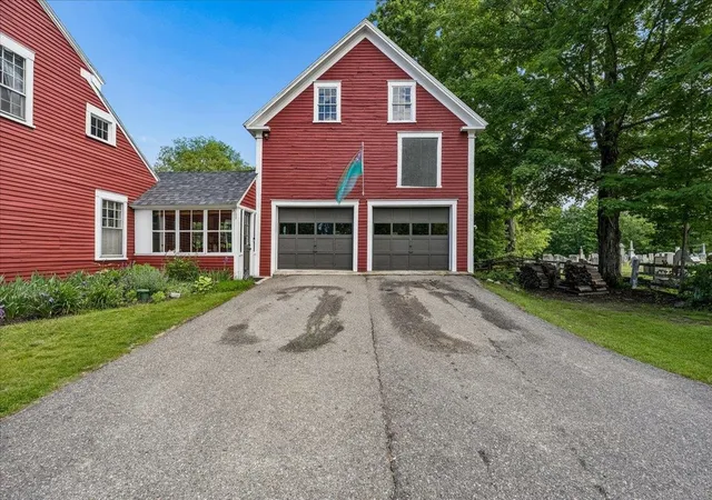 Homes for sale in Dunbarton, NH | 11 Stark N Hwy, Dunbarton, NH 03046 | MLS# 5092426