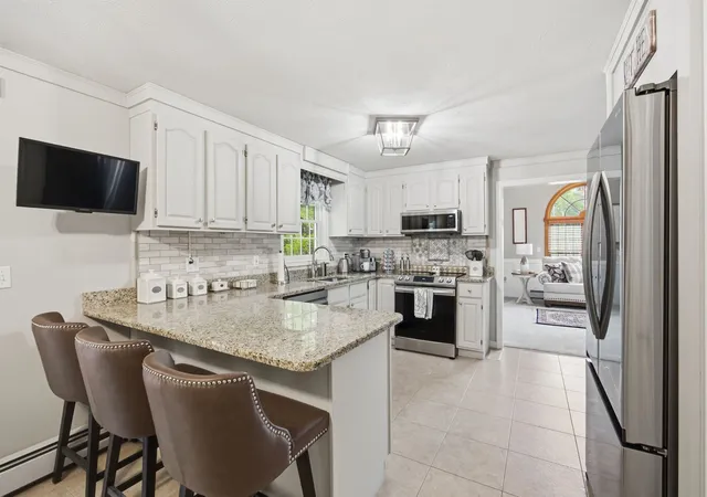 Photo 3 of Single family home for sale at 3 Faye Ln, Londonderry, NH 03053 | MLS# 5092428 | Listing updated on 2026-09-03