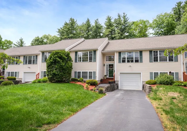 Homes for sale in Raymond, NH | 11 Nathaniel Dr #11, Raymond, NH 03077 | MLS# 5092435
