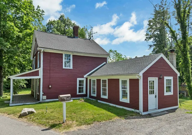 Homes for sale in Derry, NH | 93 Gulf Rd, Derry, NH 03038 | MLS# 5092453