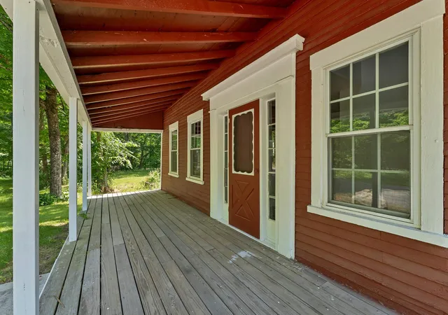 Homes for sale in Derry, NH | 93 Gulf Rd, Derry, NH 03038 | MLS# 5092453