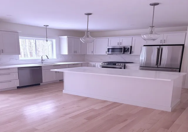 3rd image of 10 Charlotte Dr #4, Dover, NH 03820 | MLS# 5092496