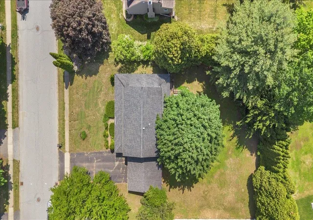 Homes for sale in Essex Junction, VT | 32 Countryside Dr, Essex Junction, VT 05452 | MLS# 5092498