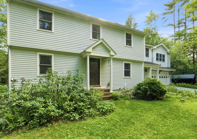 Photo 2 of Single family home for sale at 26 Jonathan Ln, Bow, NH 03304 | MLS# 5092499 | Listing updated on 2026-07-13