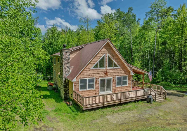Photo 2 of Single family home for sale at 1560 Cherry Valley Rd, Bethlehem, NH 03574 | MLS# 5092506 | Listing updated on 2026-06-29