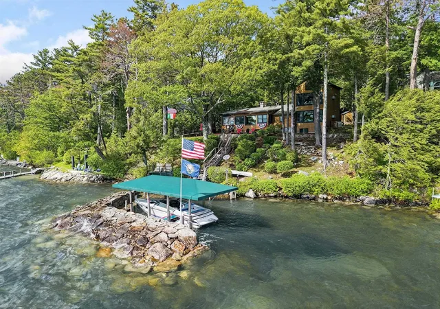 Homes for sale in Wolfeboro, NH | 122 Broadside Rd, Wolfeboro, NH 03894 | MLS# 5092536