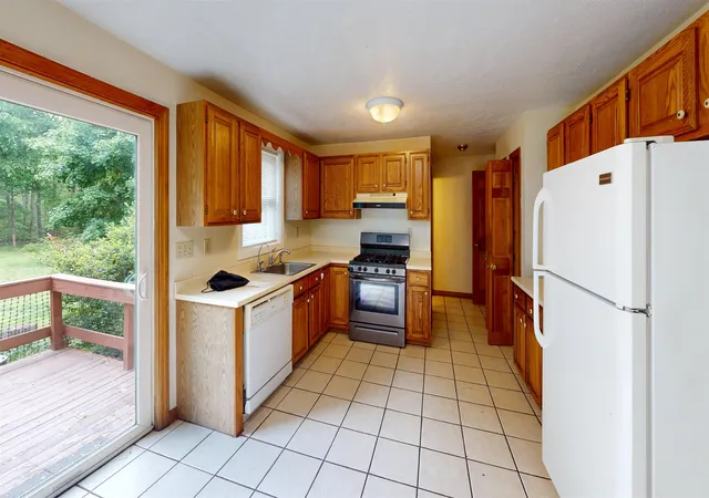 2nd image of 5a Mark St, Hudson, NH 03051 | MLS# 5092548