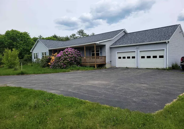 Homes for sale in Raymond, NH | 42 Chester Rd, Raymond, NH 03077 | MLS# 5092610