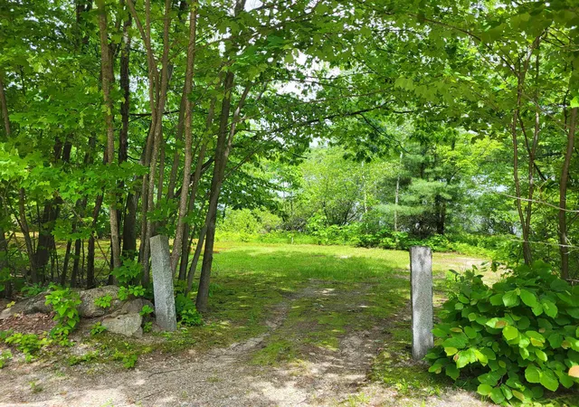 3rd image of 136 Martin Rd, Weare, NH 03281 | MLS# 5092637