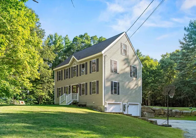 Homes for sale in Allenstown, NH | 34 Chestnut Dr, Allenstown, NH 03275 | MLS# 5092639