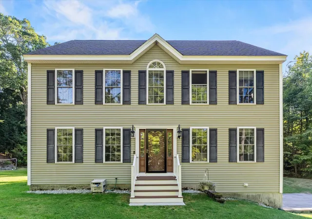 Homes for sale in Allenstown, NH | 34 Chestnut Dr, Allenstown, NH 03275 | MLS# 5092639