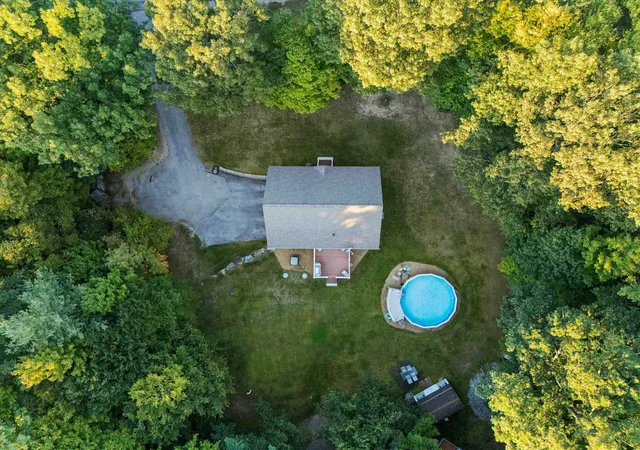Homes for sale in Allenstown, NH | 34 Chestnut Dr, Allenstown, NH 03275 | MLS# 5092639