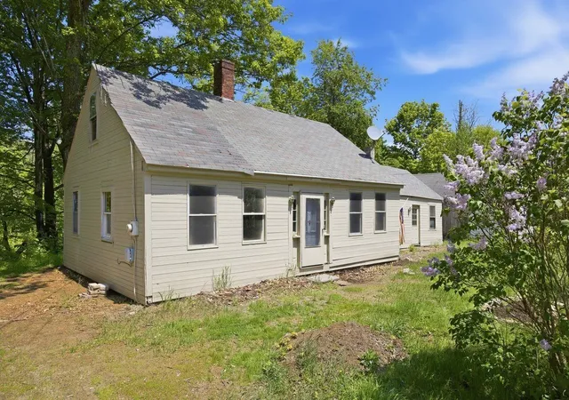 Homes for sale in Rumney, NH | 307 School St, Rumney, NH 03266 | MLS# 5092649