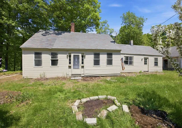 Homes for sale in Rumney, NH | 307 School St, Rumney, NH 03266 | MLS# 5092649