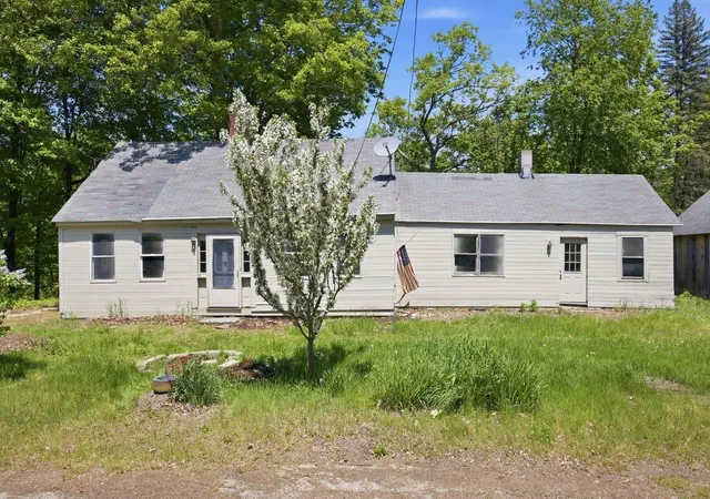 Homes for sale in Rumney, NH | 307 School St, Rumney, NH 03266 | MLS# 5092649