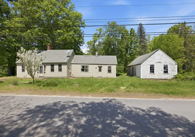 Homes for sale in Rumney, NH | 307 School St, Rumney, NH 03266 | MLS# 5092649