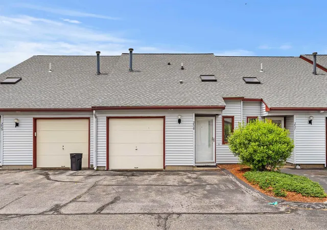 Homes for sale in Nashua, NH | 258 Stonebridge Dr, Nashua, NH 03063 | MLS# 5092651