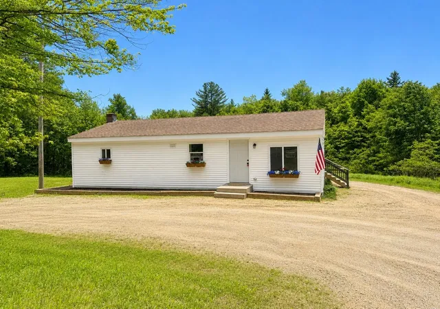 3rd image of 295 Gilsum Rd, Sullivan, NH 03445 | MLS# 5092667