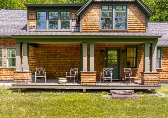 Photo 2 of Single family home for sale at 63 Royall Tyler Rd, Quechee, VT 05059 | MLS# 5092669 | Listing updated on 2026-07-17