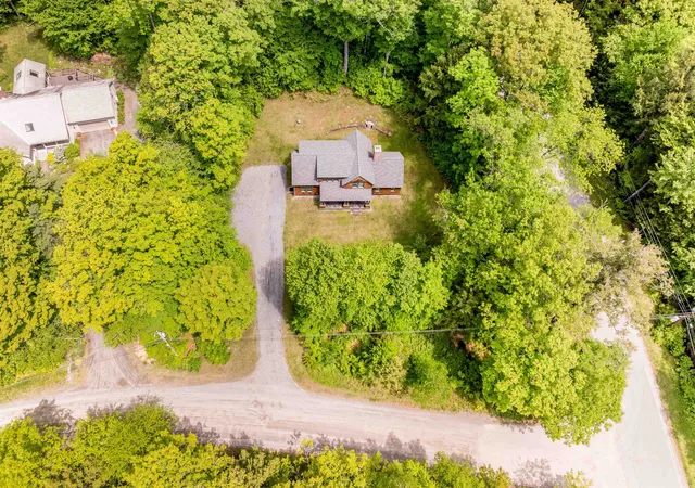 Photo 3 of Single family home for sale at 63 Royall Tyler Rd, Quechee, VT 05059 | MLS# 5092669 | Listing updated on 2026-07-17