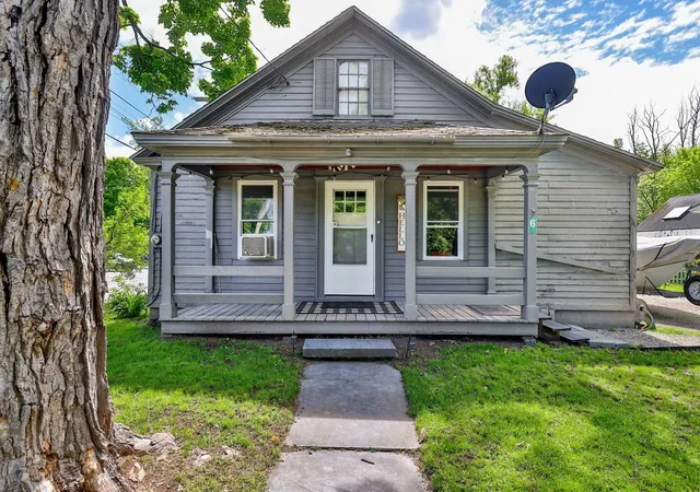 1st image of 6 Pearl St, Brandon, VT 05733 | MLS# 5092672