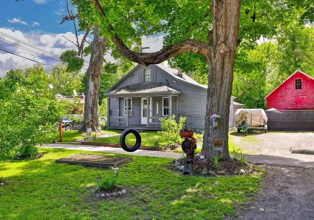 3rd image of 6 Pearl St, Brandon, VT 05733 | MLS# 5092672