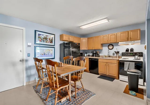 Homes for sale in Manchester, NH | 34 Dunbarton Rd #3G, Manchester, NH 03102 | MLS# 5092721
