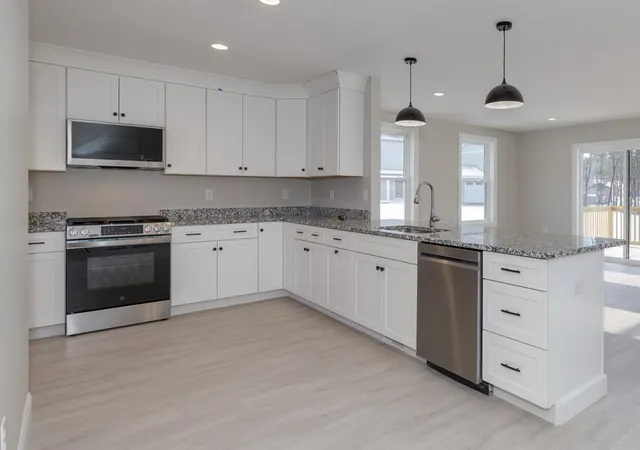 Photo 4 of Condo for sale at 18 B Windsor Ln #70, Hudson, NH 03051 | MLS# 5092737 | Listing updated on 2026-08-31